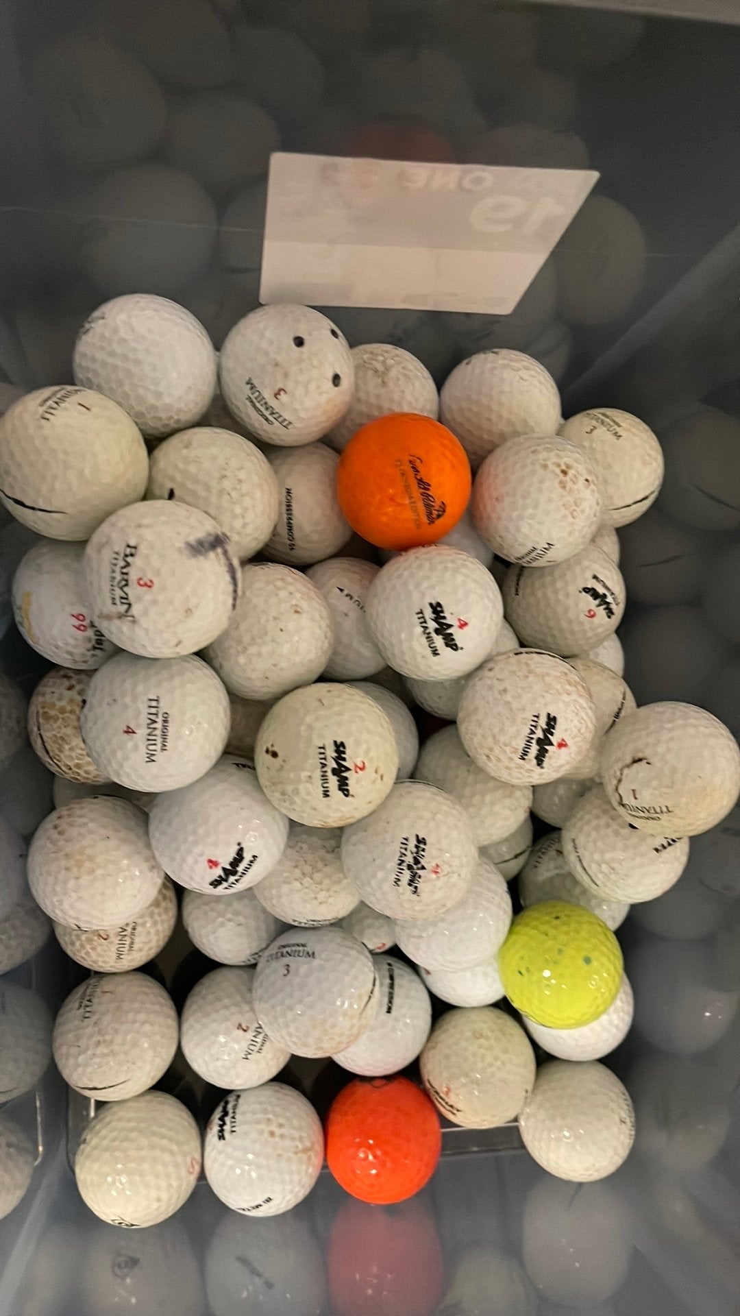 Titanium golfballen, Sport en Fitness, Golf, Ophalen, Zo goed als nieuw, Bal(len)