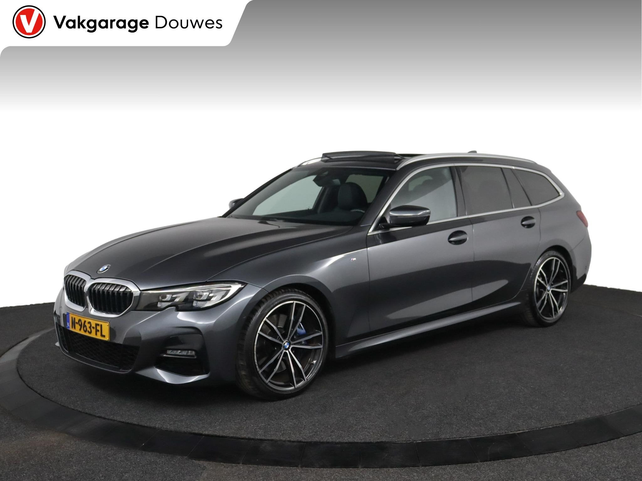 BMW 3-serie Touring 330i High Executive | Automaat | Pano |, Automaat, 1998 cc, Achterwielaandrijving, Gebruikt
