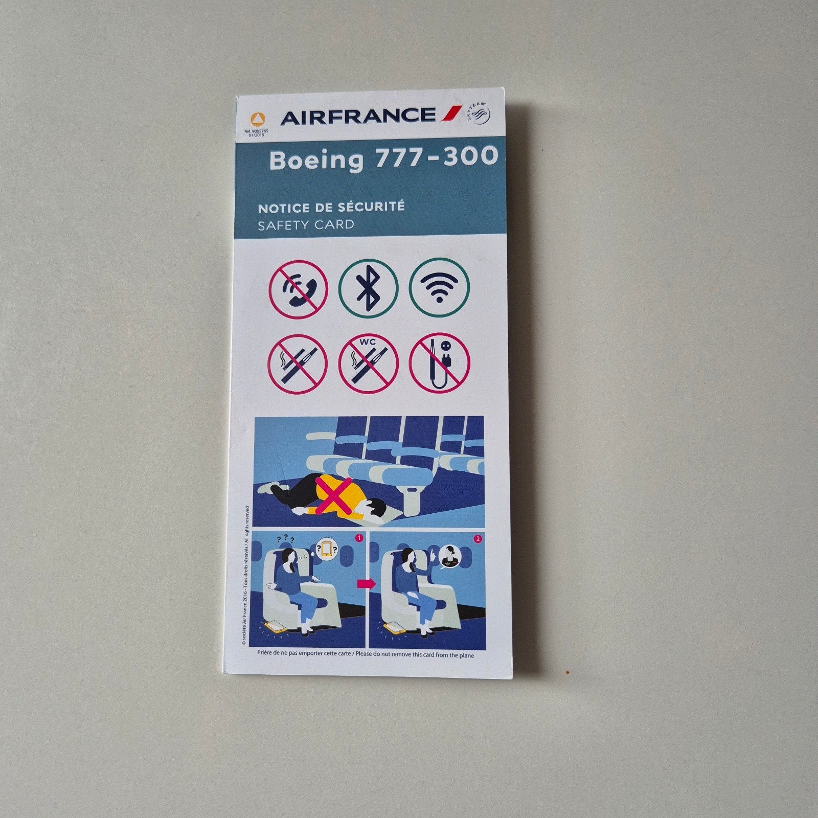 Safety Cards diverse Airlines, Ophalen of Verzenden, Zo goed als nieuw, Schaalmodel