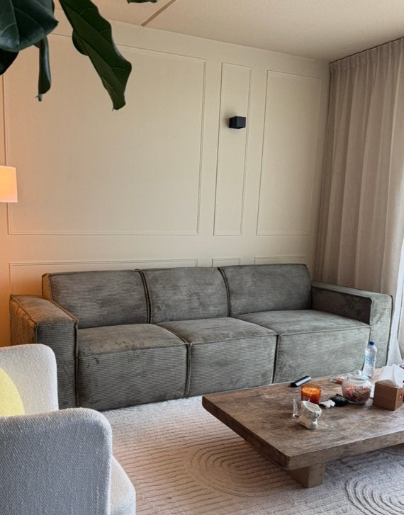 NIEUWSTAAT Grote 3-zits bank in groene ribstof 280 cm breed, Huis en Inrichting, Banken | Bankstellen, Nieuw, Rechte bank, Vierpersoons of meer
