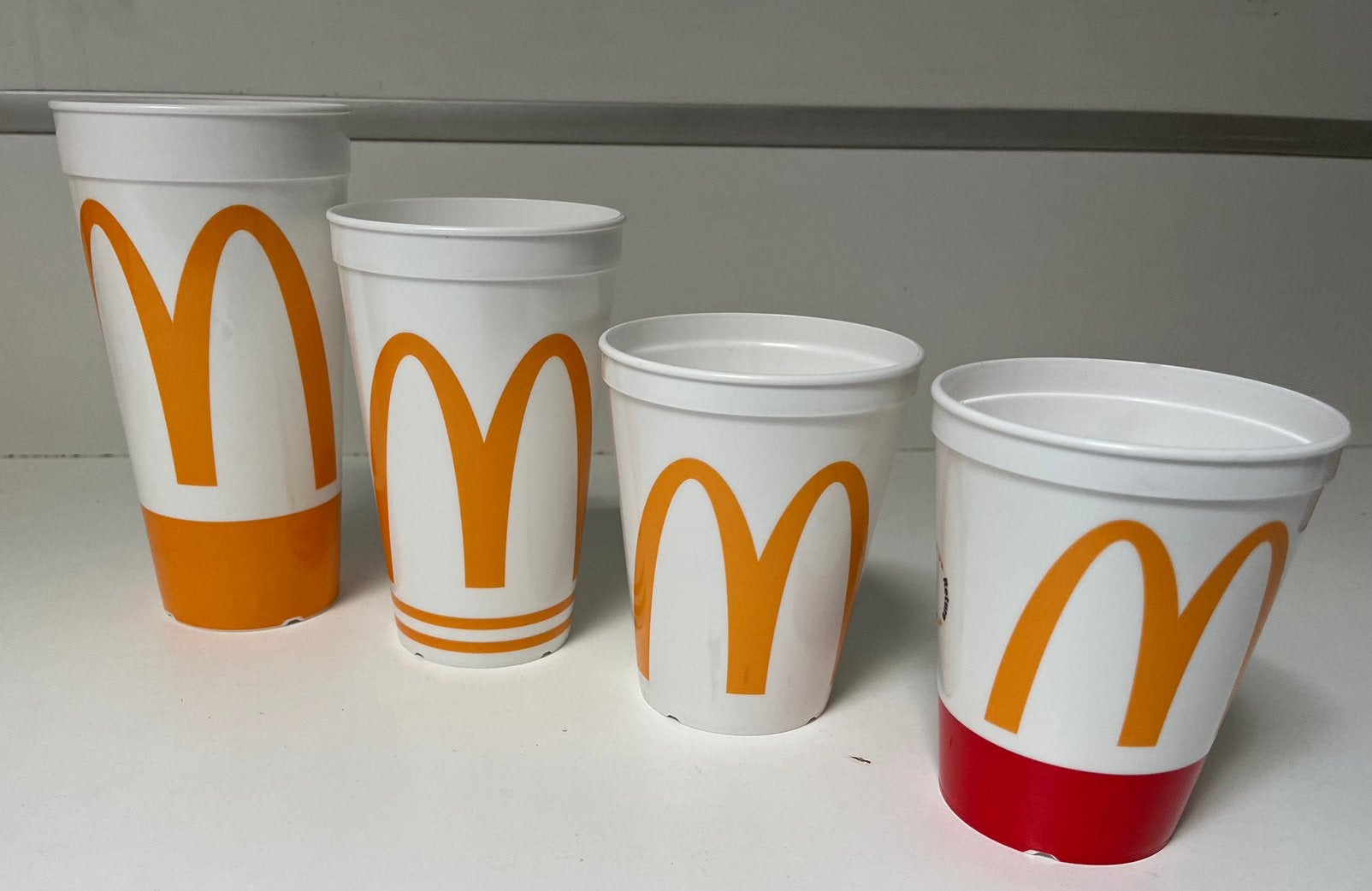 Plastic bekers Mc Donald, Verzamelen, Merken en Reclamevoorwerpen, Ophalen of Verzenden, Zo goed als nieuw, Gebruiksvoorwerp
