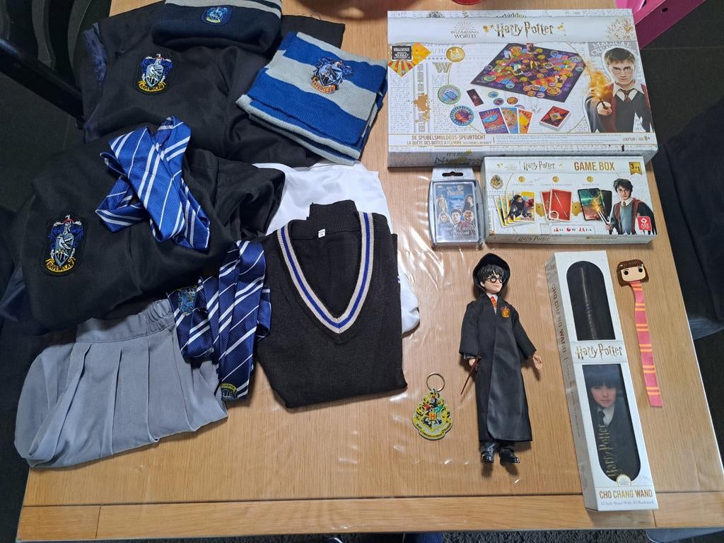 Harry potter spullen (pop/kleren/toverstaf enz), Ophalen of Verzenden, Zo goed als nieuw