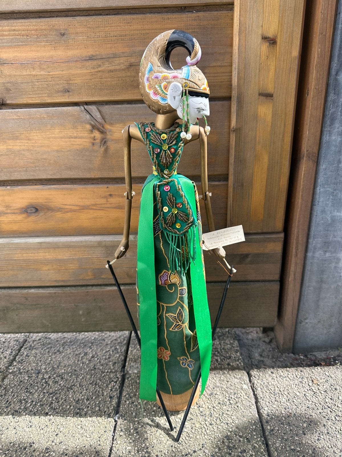 Prachtige Indonesische Wayang Golek pop, handgemaakt, Hout, Handgemaakt, Ophalen of Verzenden, Groen