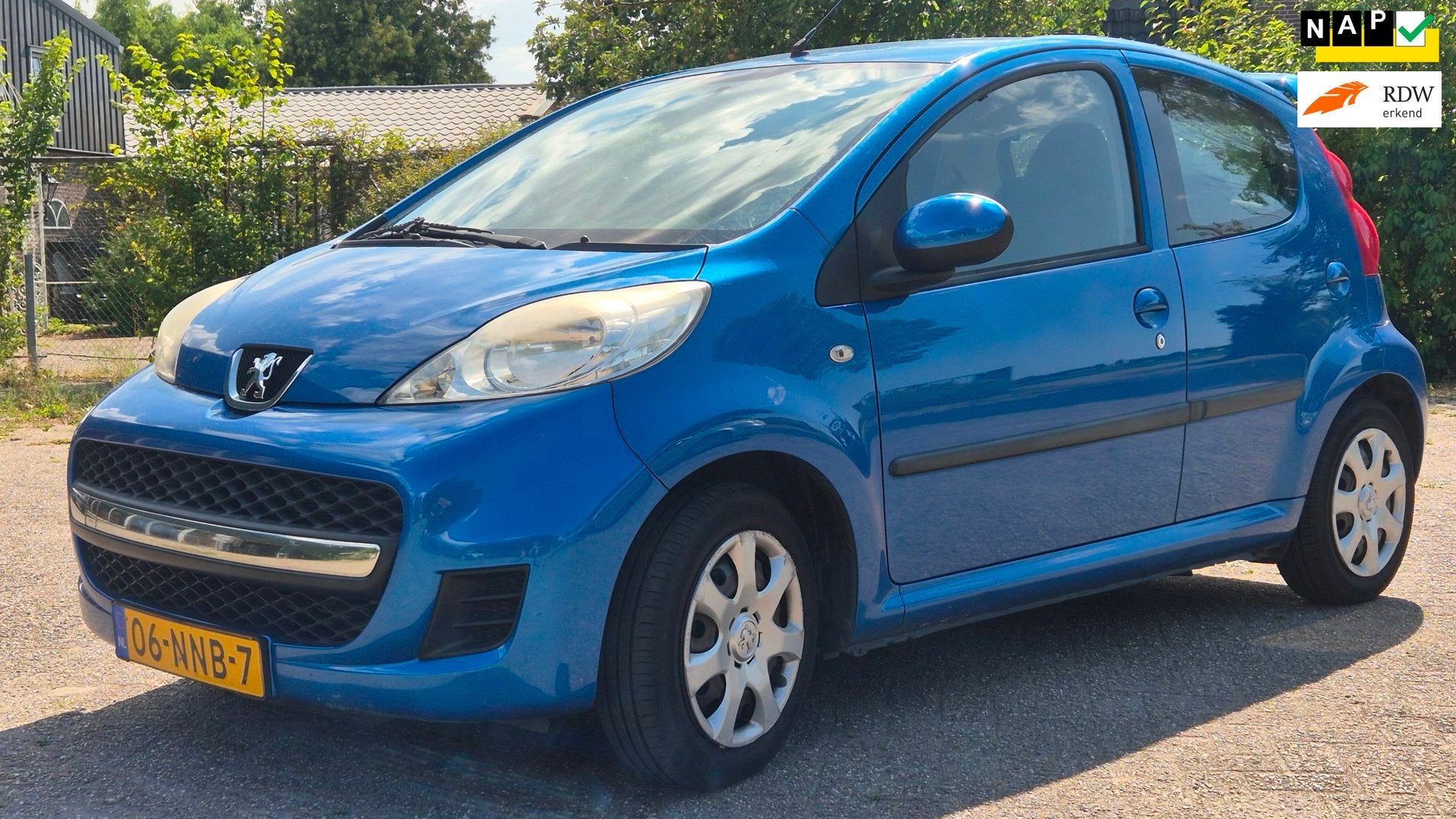 Peugeot 107 1.0-12V XS 5 deurs airco nieiwe apk, Voorwielaandrijving, Gebruikt, Origineel Nederlands, Bedrijf