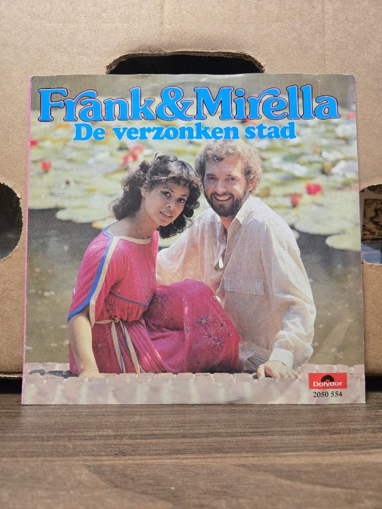 Frank en Mirella - De verzonken stad, 7 inch, Ophalen of Verzenden, Zo goed als nieuw, Fotohoes