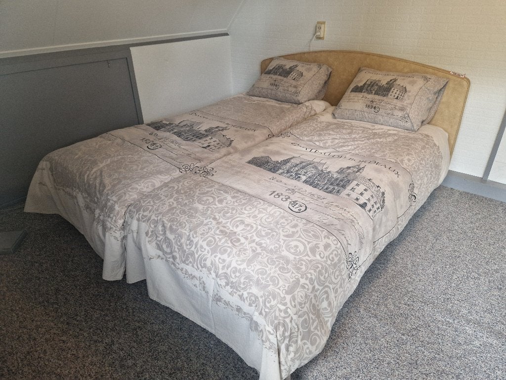 Gratis af te halen tweepersoon bed 180x200, Huis en Inrichting, Ophalen, Overige materialen, Gebruikt, Beige