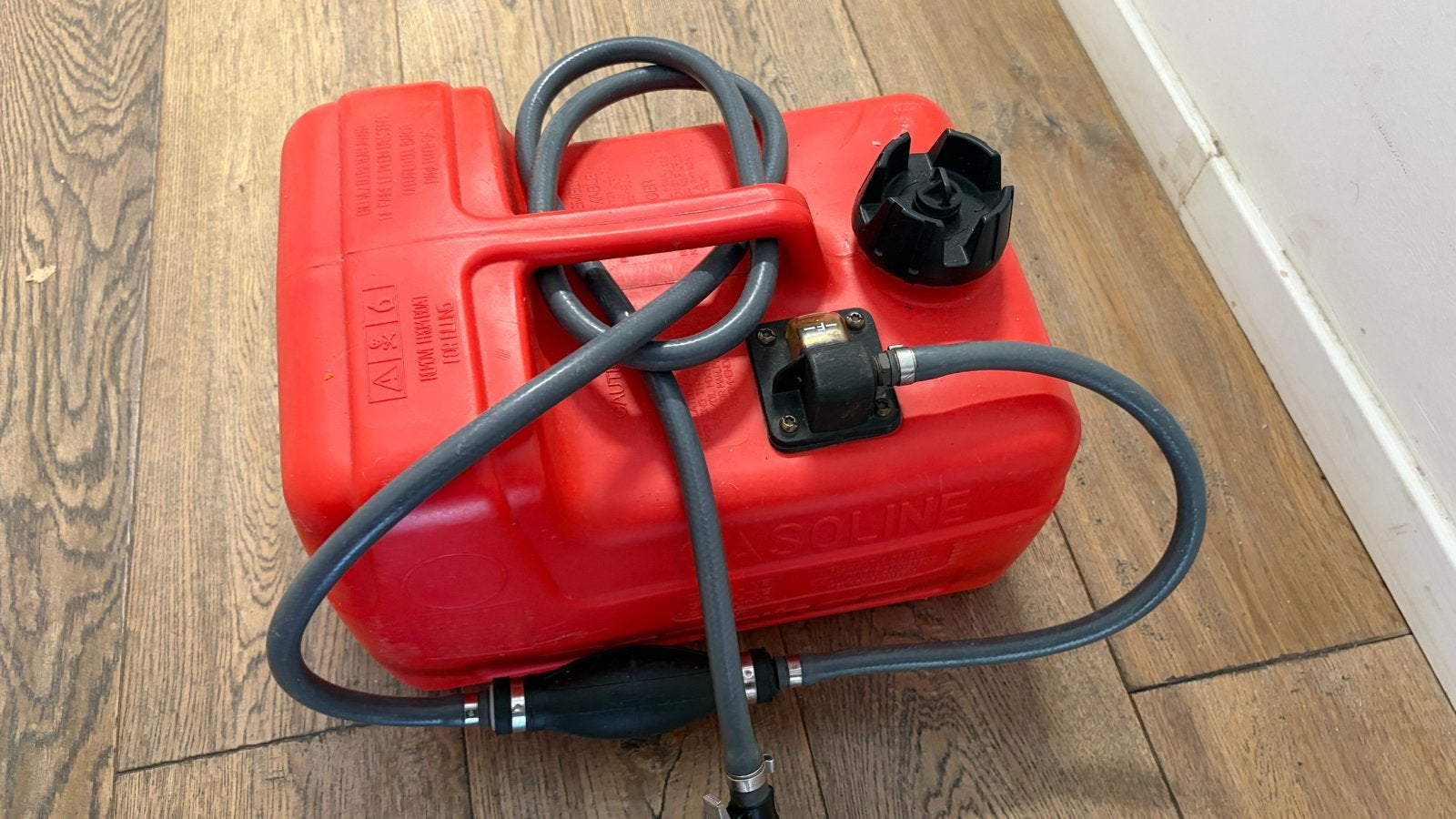 12 liter rode brandstoftank met slang en pomp, Ophalen of Verzenden, Gebruikt, Motor en Techniek