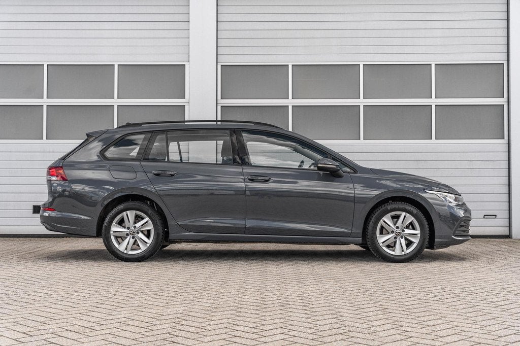 Volkswagen Golf Variant 1.0 eTSI 110pk DSG Life | Navigatie, Auto's, Volkswagen, 12 maanden, Stof, Gebruikt, Origineel Nederlands