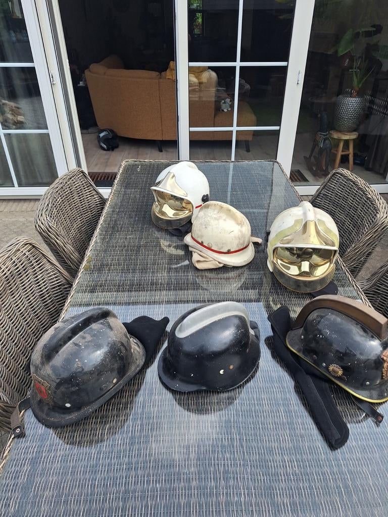 Brandweerhelmen van alle generaties - verzameling, Verzamelen, Ophalen