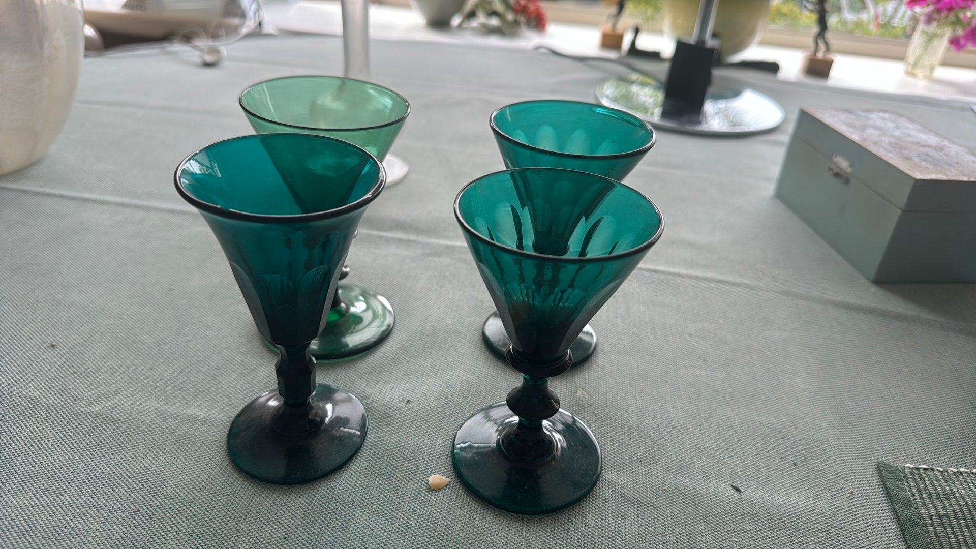 Antiek glas, Ophalen