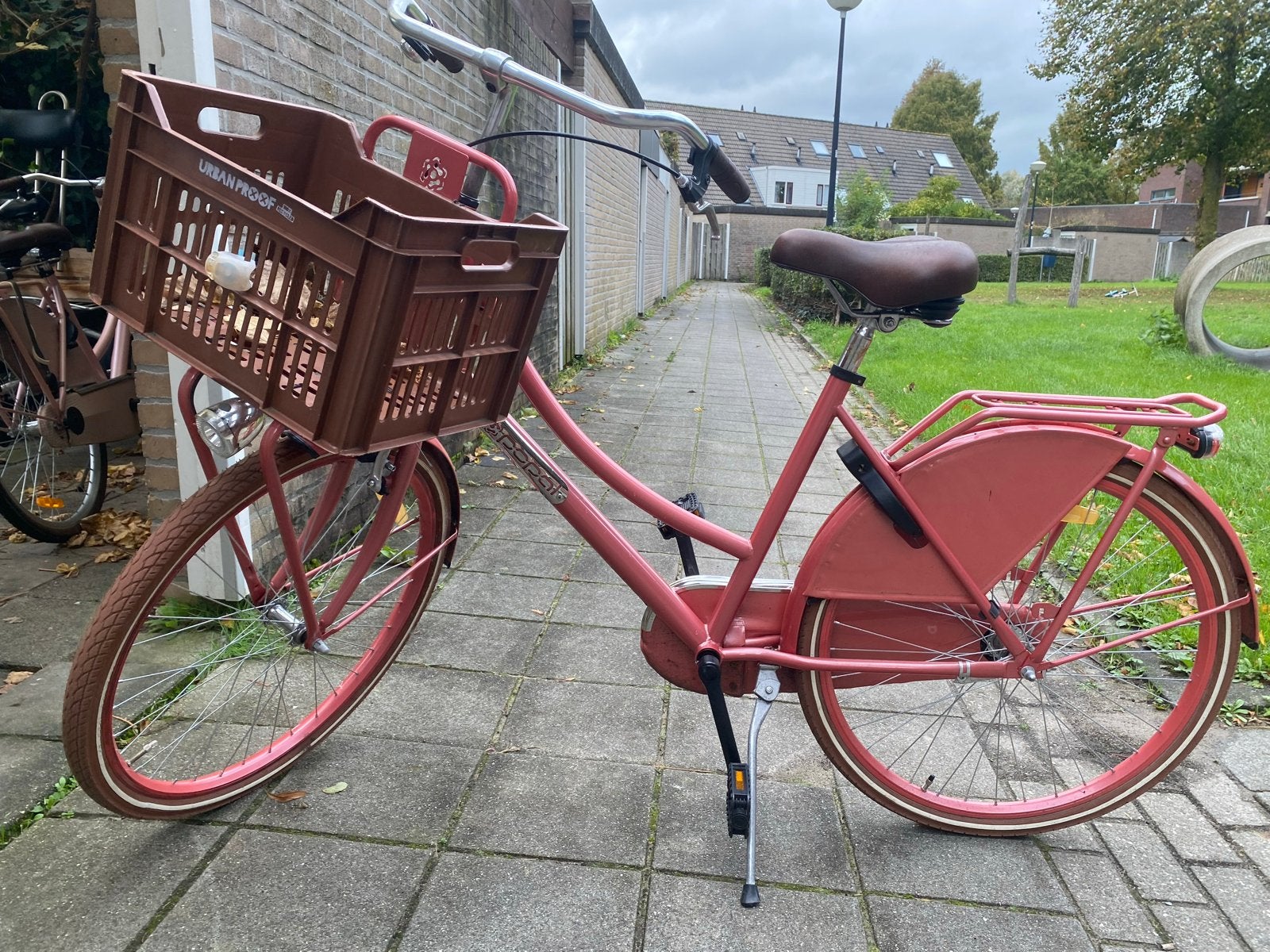 Roze Peper damesfiets met voordrager en krat popal merk, Ophalen of Verzenden, Gebruikt, Terugtraprem, Overige merken
