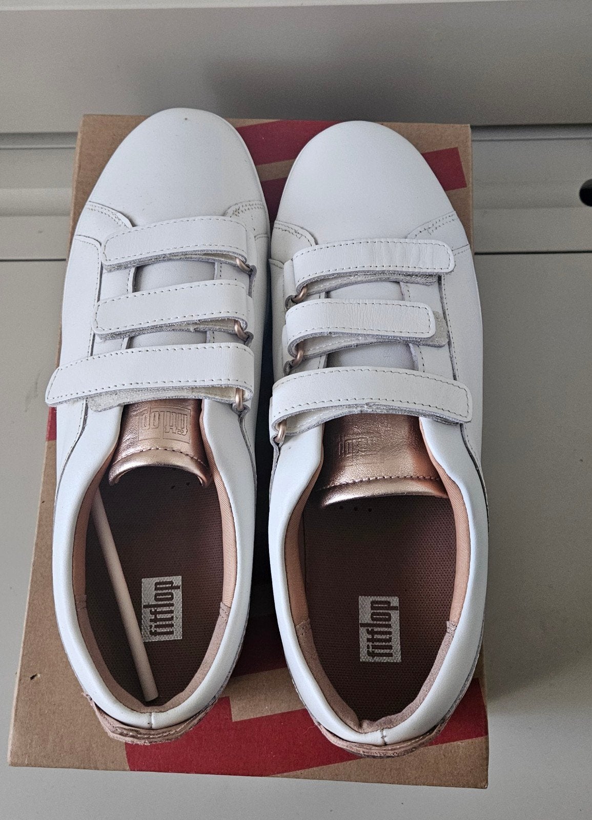 Fitflop Rally MetallicBack Strap Sneakers Wit/Roségold mt41, Wit, Nieuw, Ophalen of Verzenden, Sneakers of Gympen