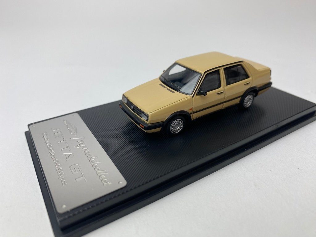 My Model Collect 1:64 Volkswagen Jetta GT donker beige, -, Nieuw, Ophalen of Verzenden, -