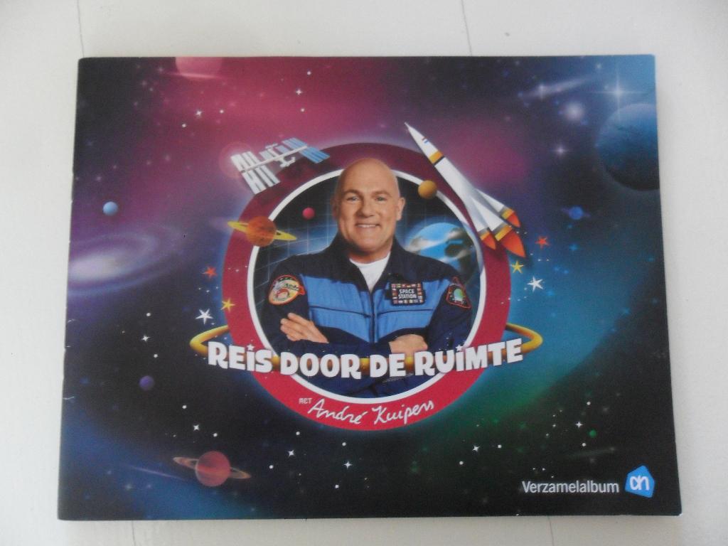 Reis door de ruimte met André Kuipers complete set plaatjes, Verzamelen, Supermarktacties, Albert Heijn, Ophalen of Verzenden