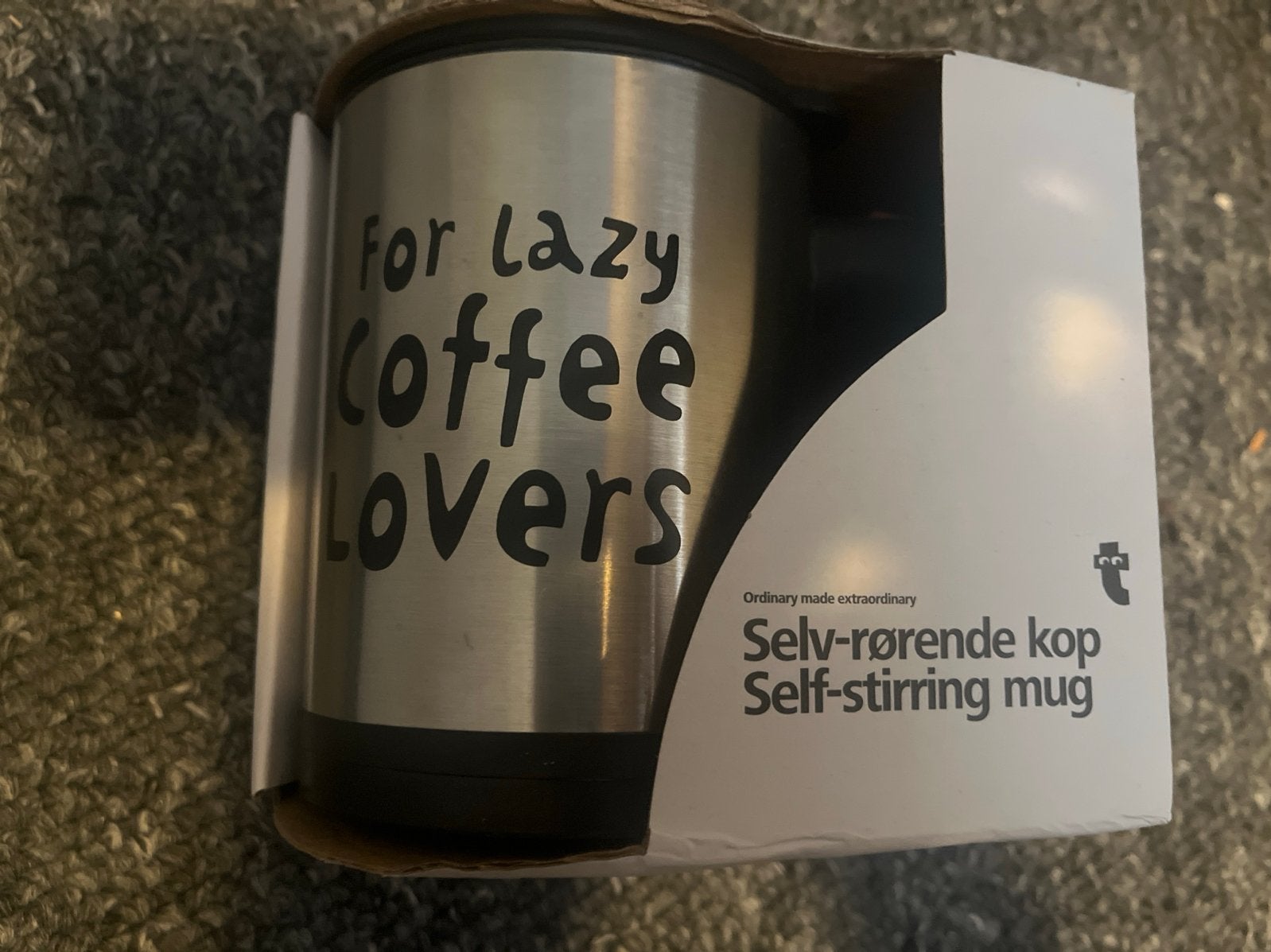 Zelfroerende mok - Ideaal voor luie koffieliefhebbers, Overige typen, Ophalen of Verzenden, Metaal, Nieuw