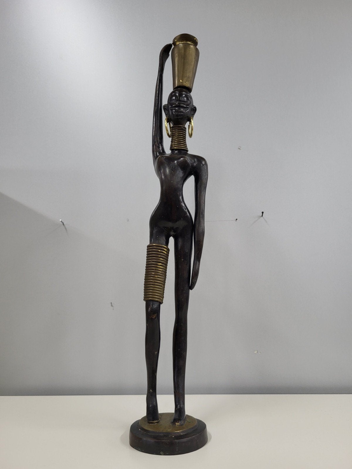 Afrikaans beeld van een vrouw WD-027, Antiek en Kunst, Handgemaakt, Zwart, Overige materialen, Beeld