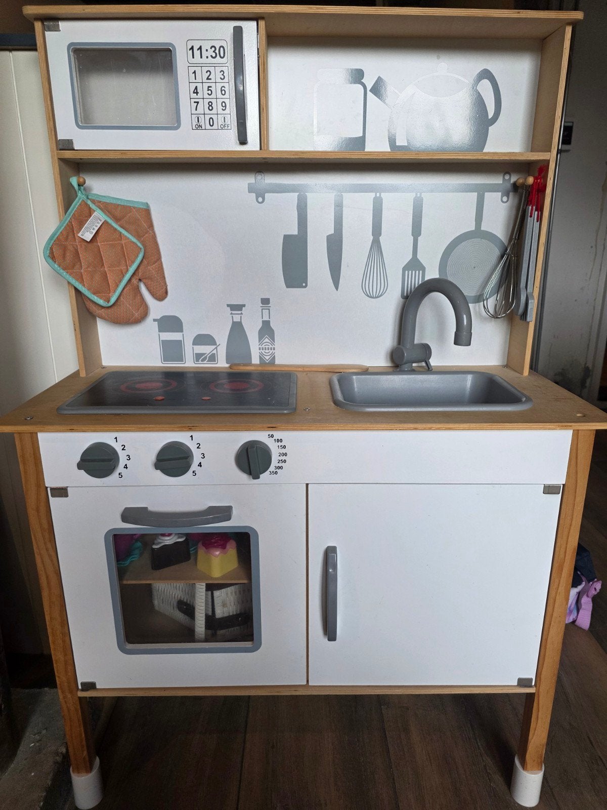 Houten speelkeuken met accessoires en picknickmand, Ophalen, Gebruikt, Knutselen, Met licht