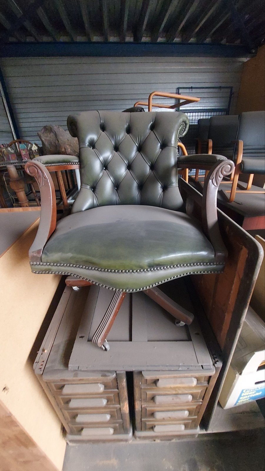 Gratis Engels Bureau bij koop van Chesterfield Bureaustoel, Antiek en Kunst, Ophalen