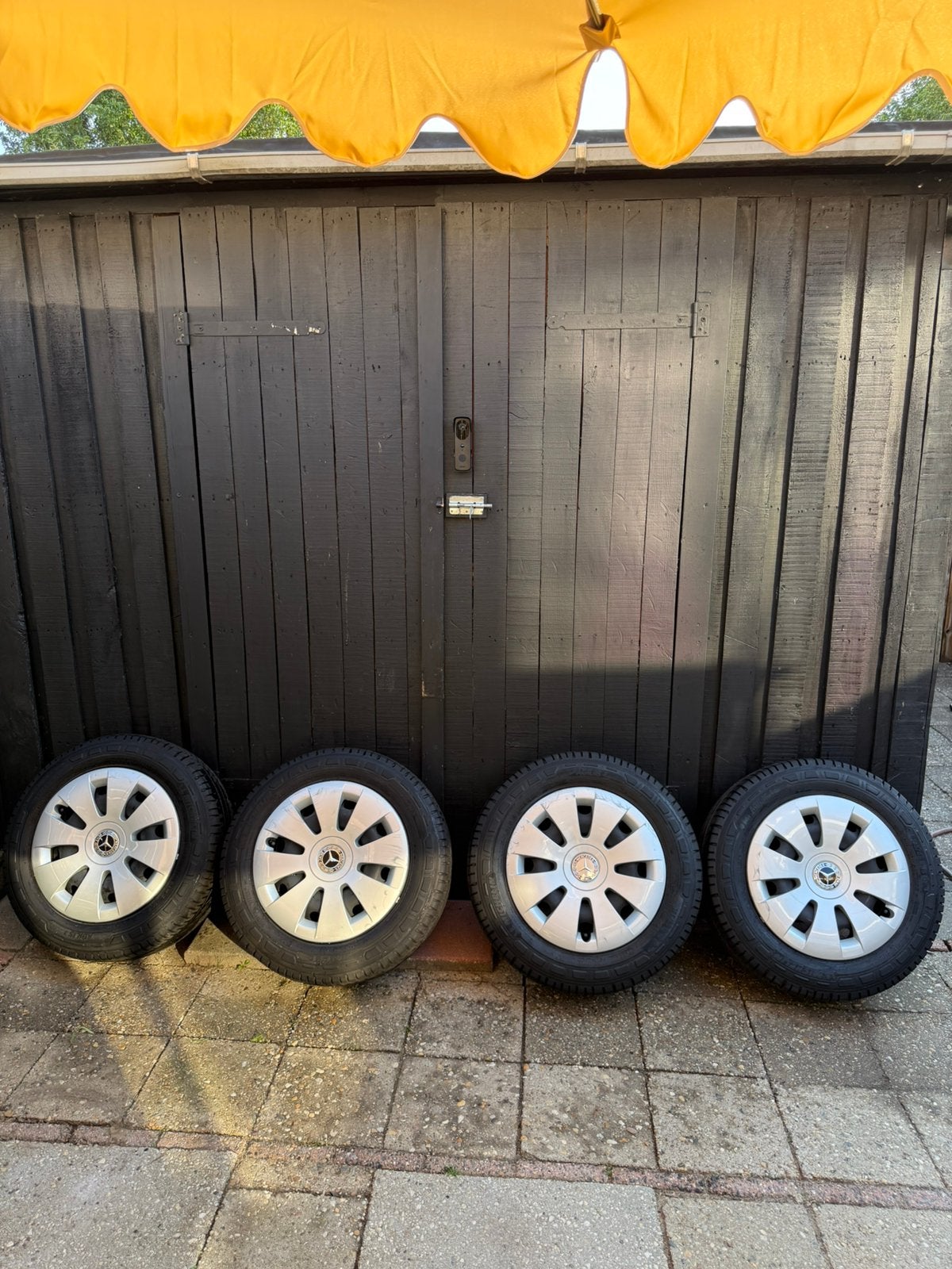 Mercedes Vito Stalen Velgen Met Wieldoppen, Ophalen, 16 inch, Banden en Velgen, 195 mm