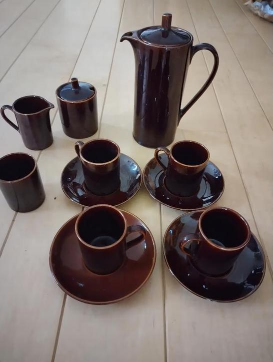mokka servies Pierre daems, petrus regout, Ophalen of Verzenden, Porselein, Overige stijlen, Kop(pen) en/of Schotel(s)
