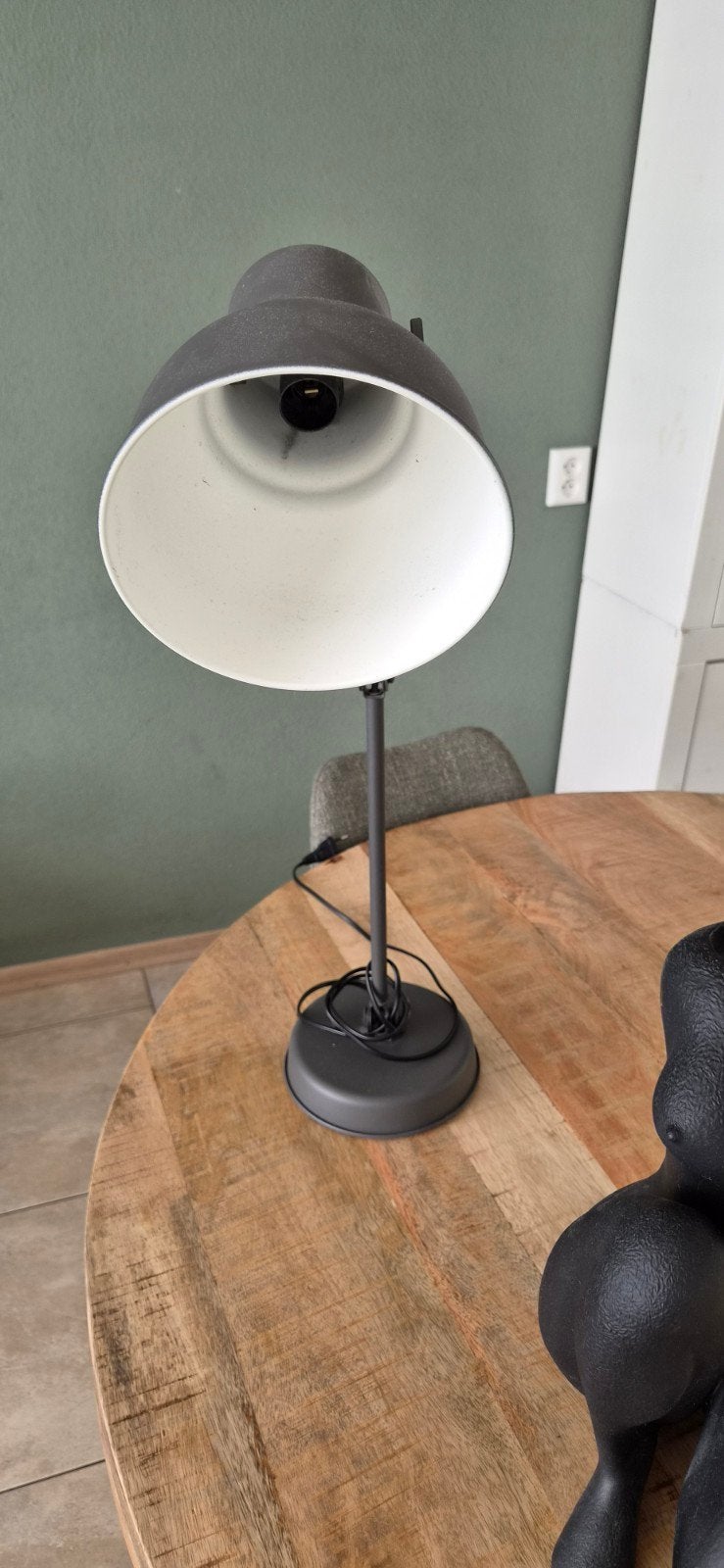 2x Moderne Tafellampen - Grijs, Verstelbaar met USB-poort, Met stekker, Ophalen of Verzenden, Zo goed als nieuw, Grijs