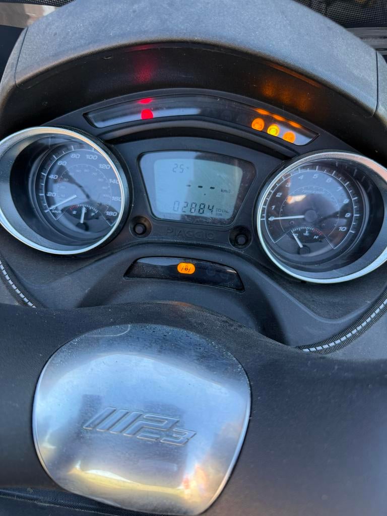 Piaggio MP3 300 HPE Sport - Lage kilometerstand, Ophalen, Zo goed als nieuw