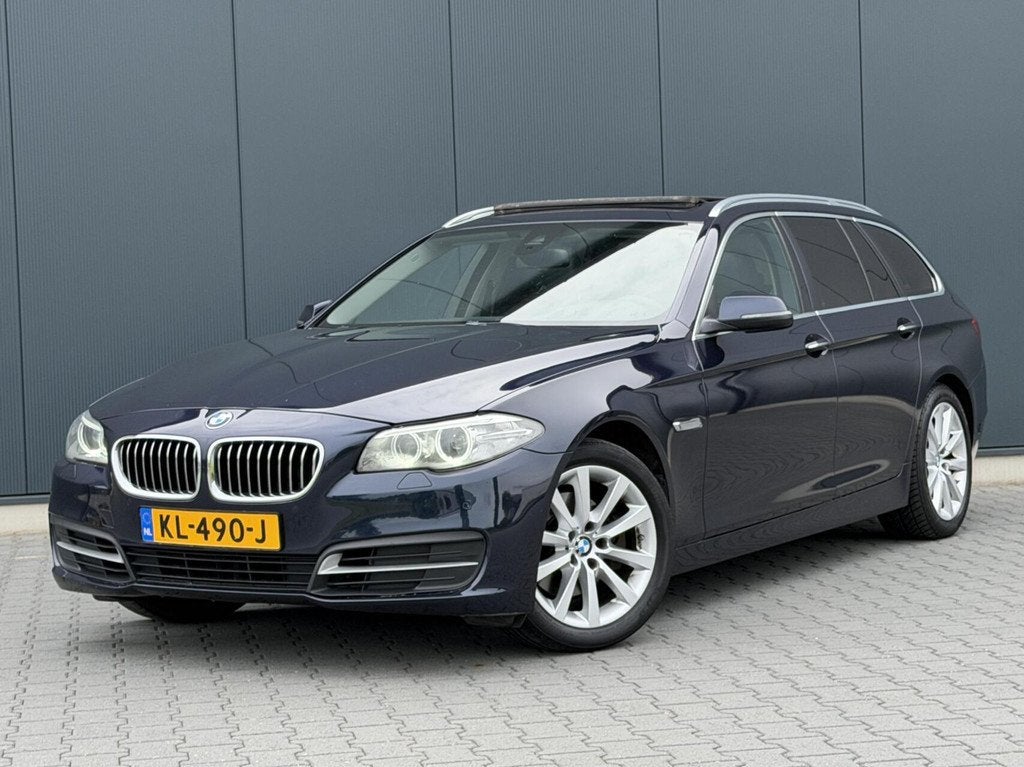BMW 5-serie Touring 520D High Executive Panoramadak - Xenon, Automaat, Achterwielaandrijving, 2000 kg, Blauw