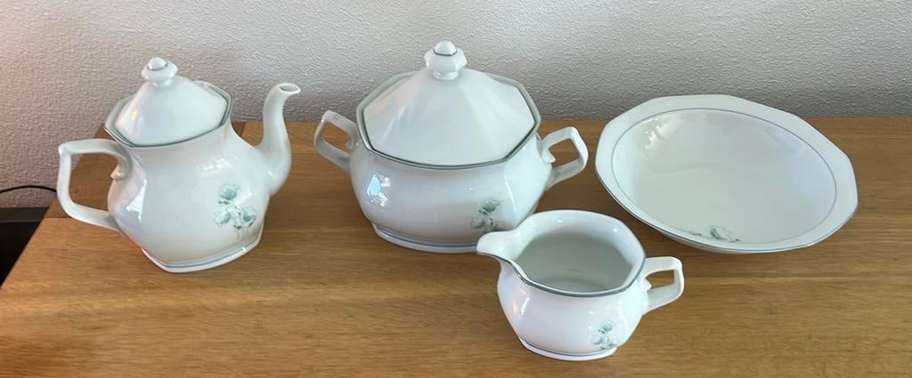 Koffiekan, melkkan, kom en bord Winterling Bavaria, Overige typen, Ophalen of Verzenden, Zo goed als nieuw, Overige stijlen