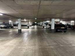 Privé Parkeerplaats Amsterdam West – Rembrandtpark– €160 p/m, Huizen en Kamers, Garages en Parkeerplaatsen, Amsterdam