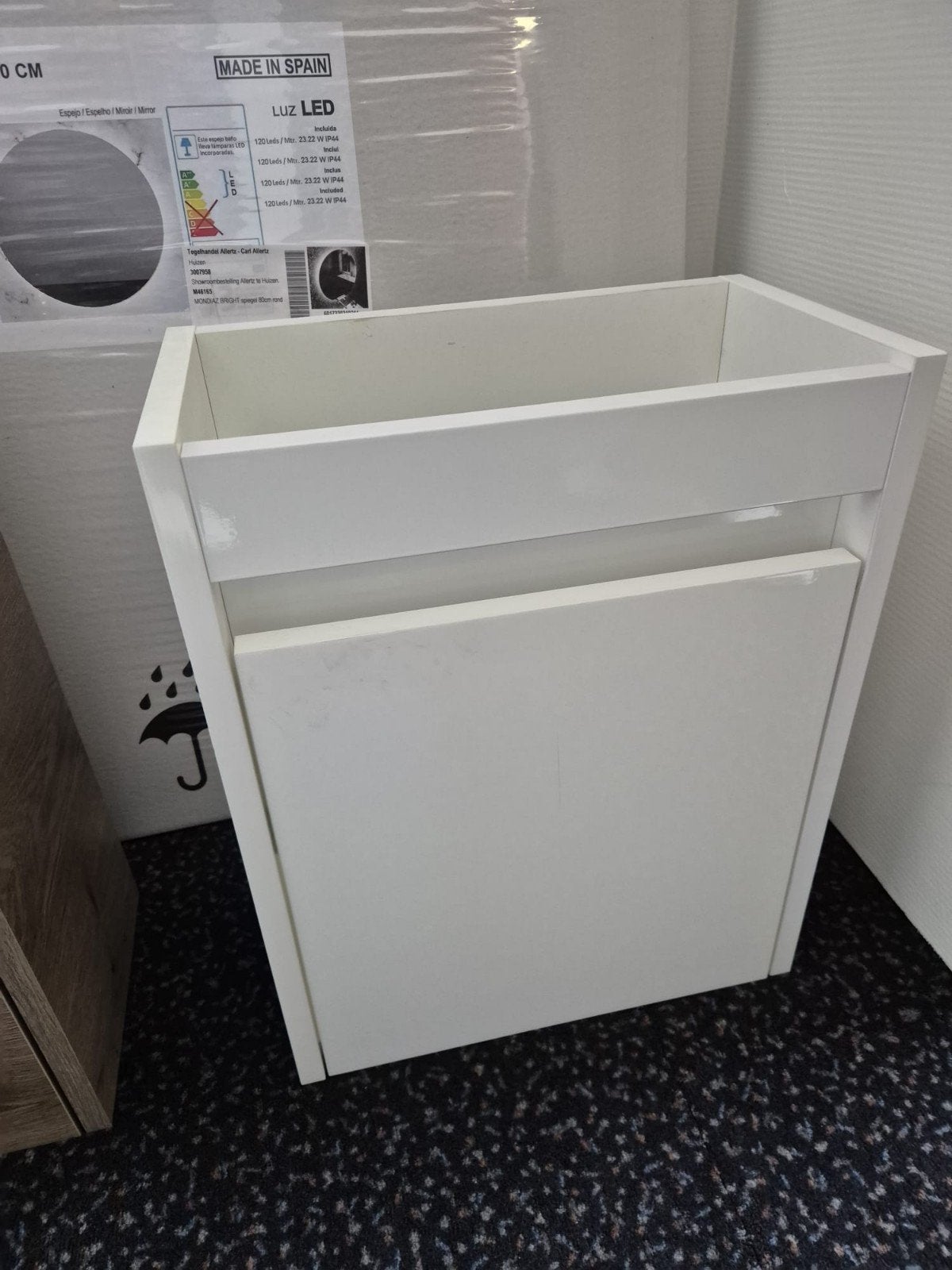 Fontein wastafel kastje voor toilet (outlet), Ophalen