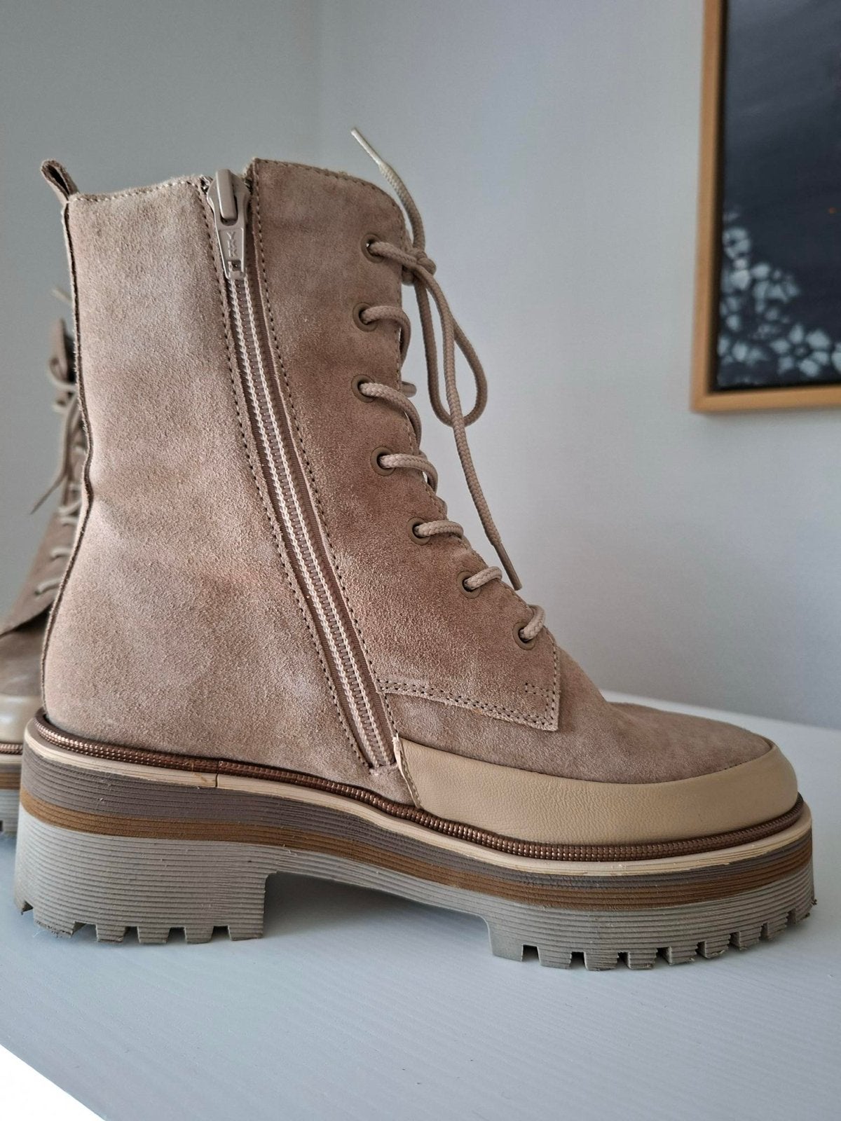 Softwaves Beige Suède Veterlaarzen - Maat 33, Ophalen of Verzenden, Zo goed als nieuw, Beige, Lage of Enkellaarzen