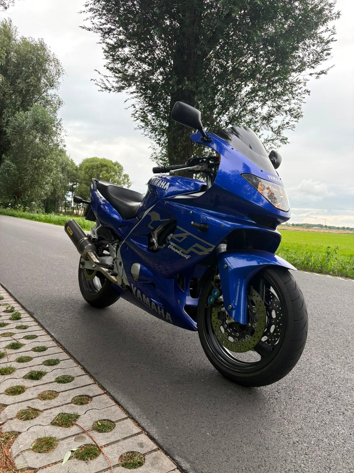 YAMAHA YZF 600R THUNDERCAT, Sportuitlaat, 4 cilinders, Motorrijbewijs A, Gebruikt