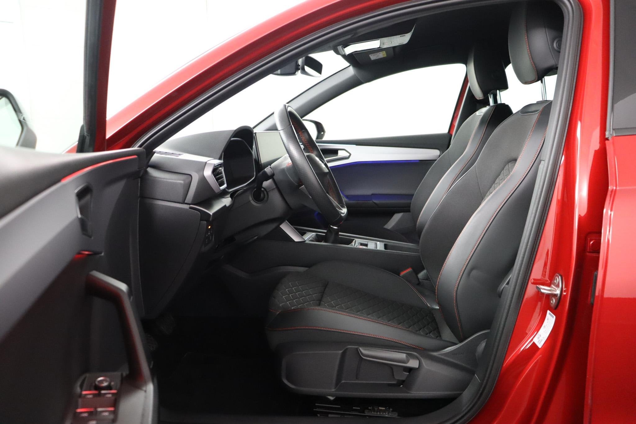 SEAT Leon 1.5 TSI FR Launch Edition |NAP|Stoel en Stuurverwa, Voorwielaandrijving, Stof, 4 cilinders, Leon