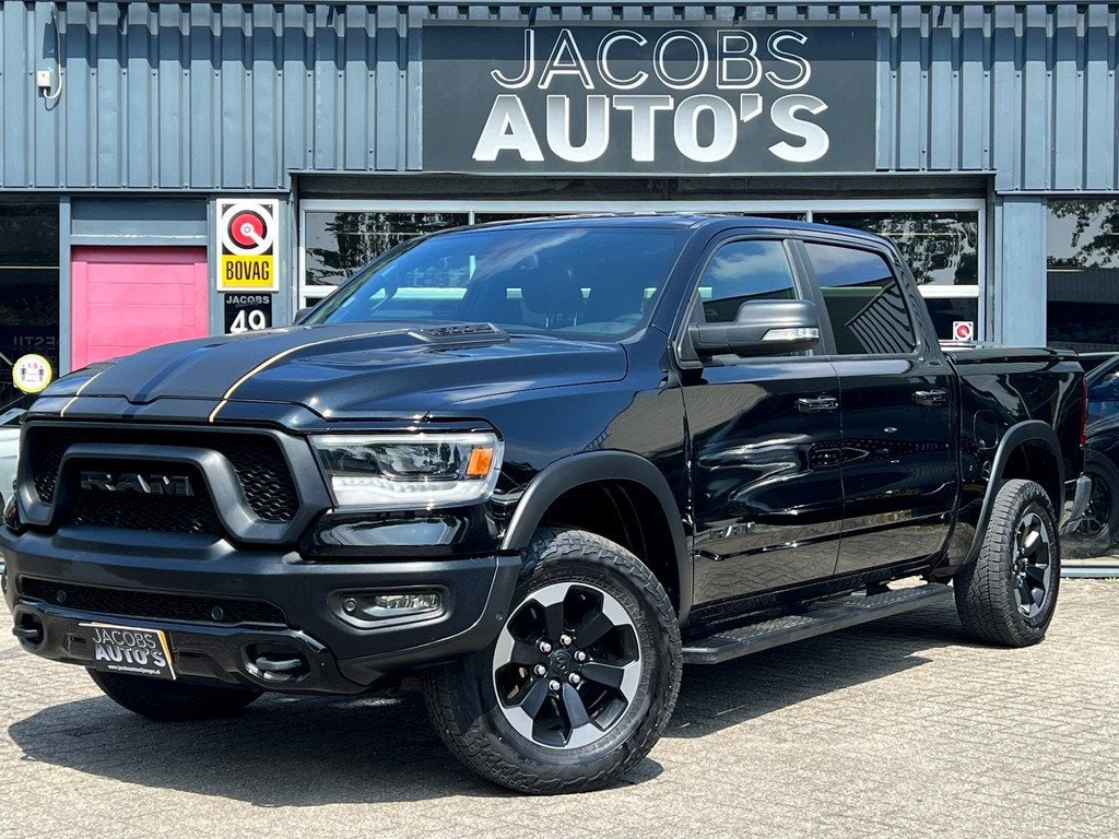 Dodge Ram 1500 5.7 V8 4x4 Crew Cab Rebel, Automaat, Gebruikt, 5654 cc, Zwart