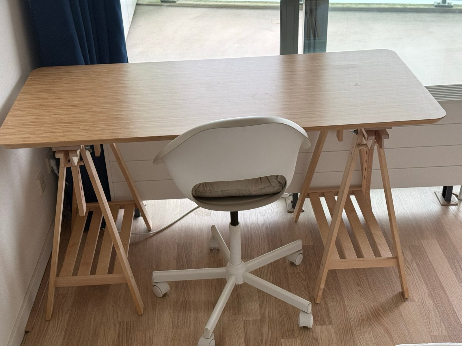Diverse IKEA bureaus met stoelen - Zo goed als nieuw, Ophalen, Hout, Zo goed als nieuw, IKEA