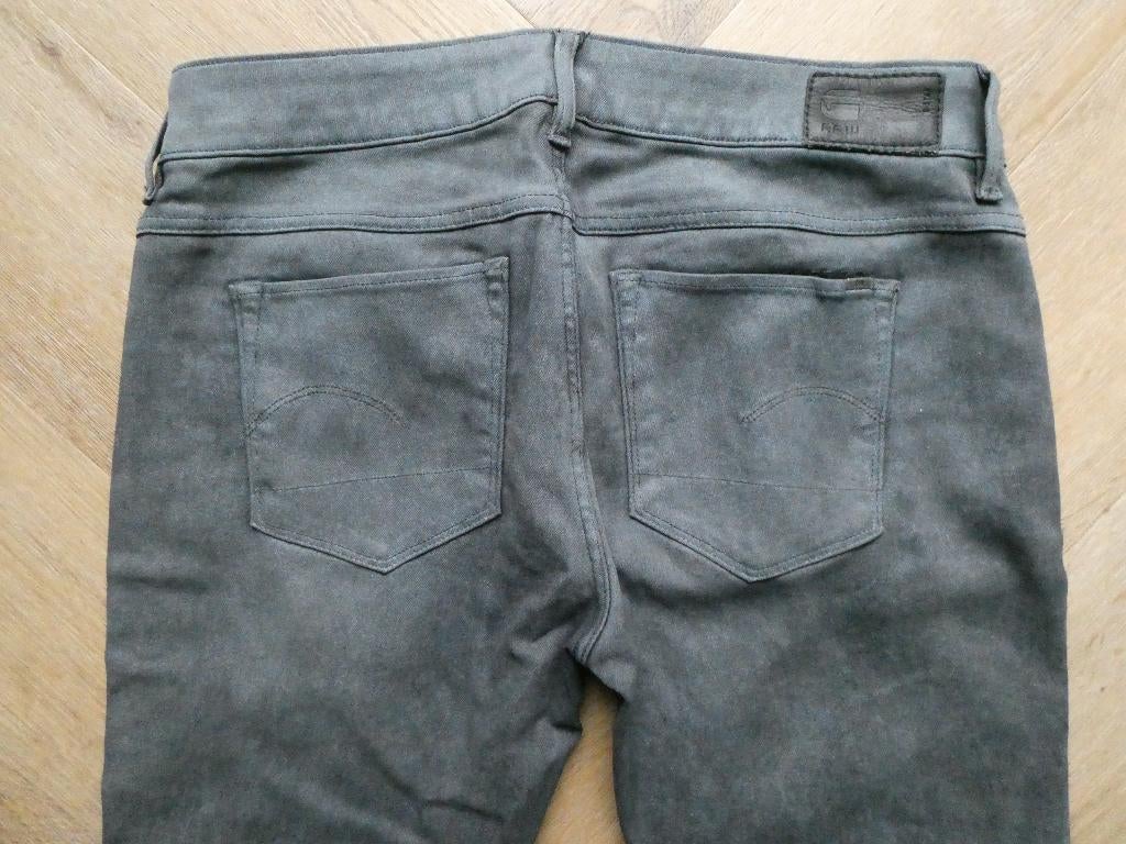 Mooie Grijze Gstar 3301 Low Skinny wmn broek maat 31-32, Ophalen of Verzenden, Zo goed als nieuw, W30 - W32 (confectie 38/40)