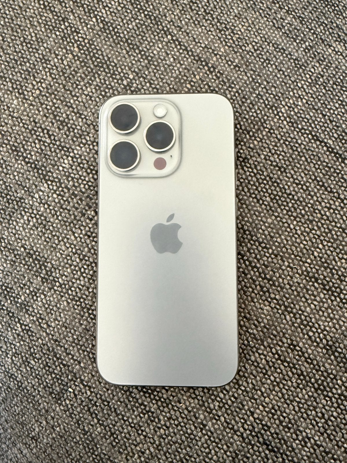 iPhone 15 Pro Natural Titanium Nieuw, Telecommunicatie, Mobiele telefoons | Apple iPhone, 128 GB, Ophalen of Verzenden, Zo goed als nieuw
