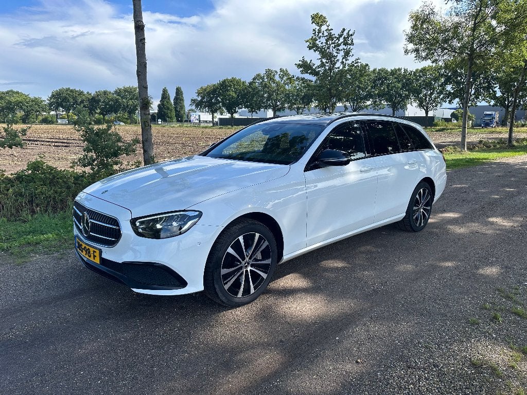 Mercedes-Benz E-Klasse E300 de 4MATIC, Trekhaak, Pano, 2022, Auto's, Automaat, Dealer onderhouden, Wit, Plug-in hybride