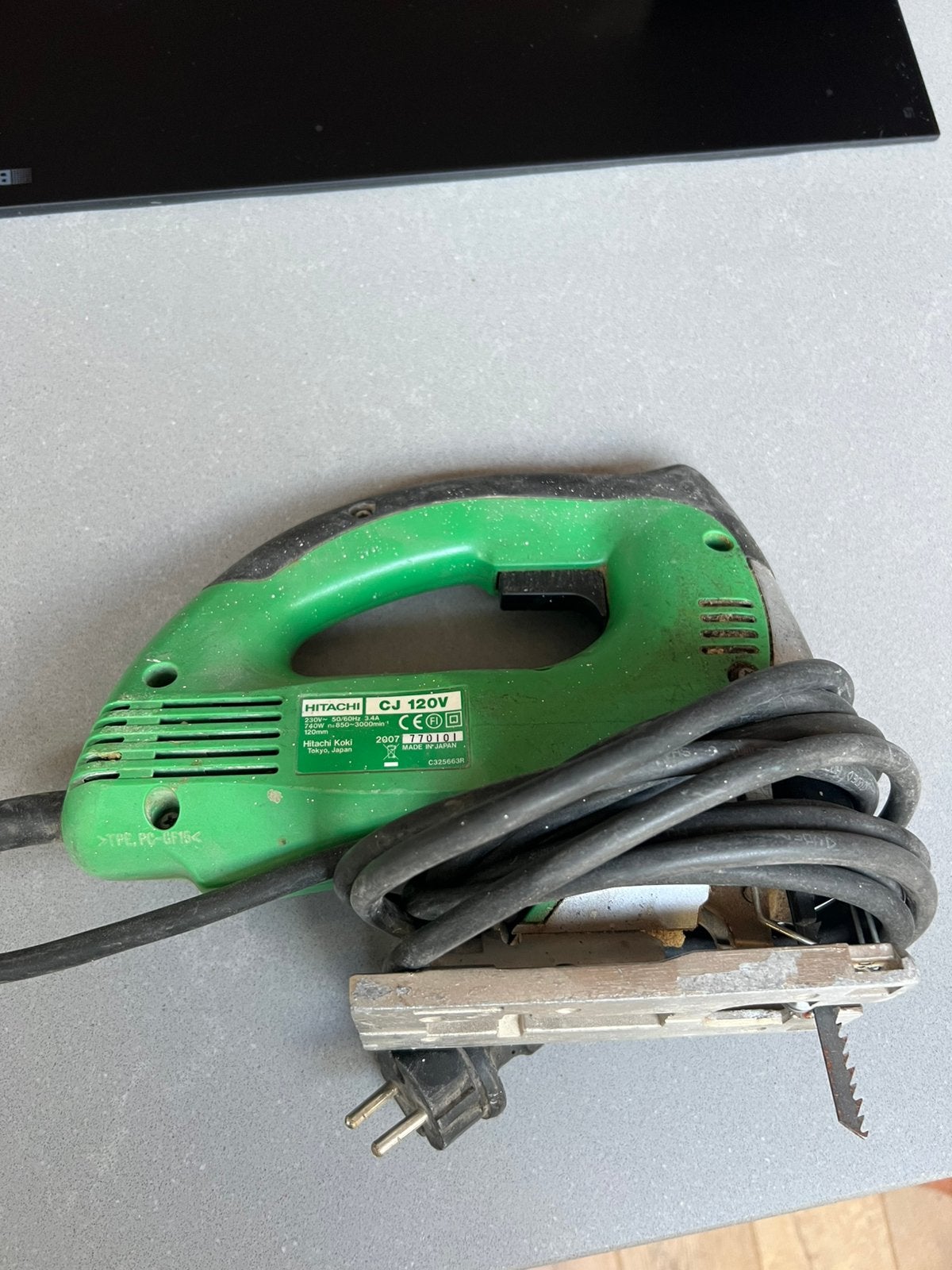 Hitachi decoupeerzaag, Ophalen of Verzenden, Zo goed als nieuw, Minder dan 600 watt