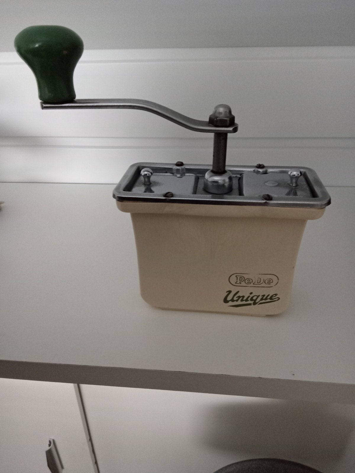 Bakelieten koffiemolen, merk PeDe., Ophalen of Verzenden