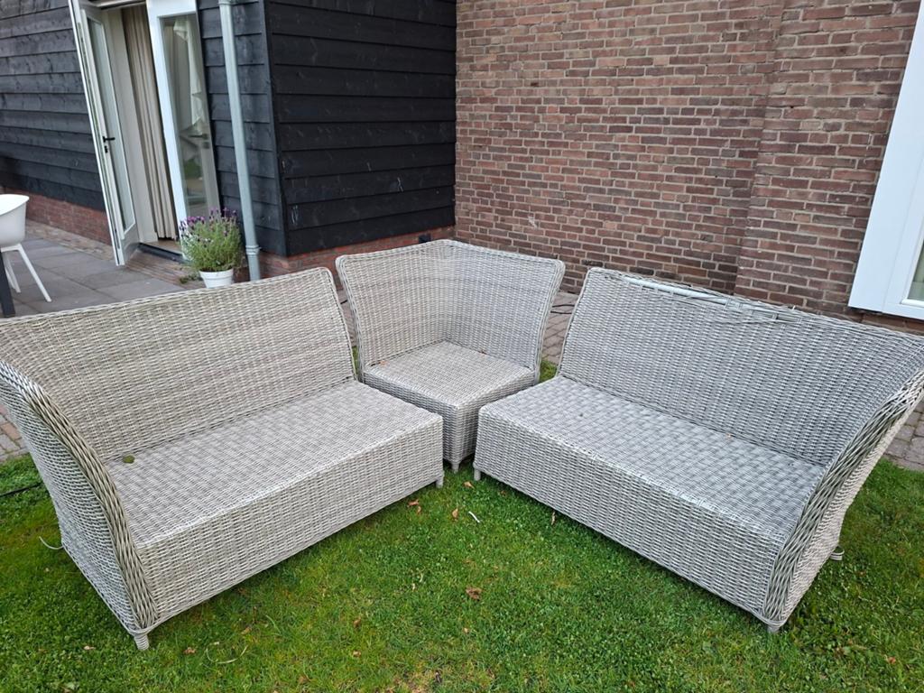 Wicker Loungeset - 2 banken en 1 hoekelement, Tuin en Terras, Tuinsets en Loungesets, 5 zitplaatsen, Gebruikt, Ophalen of Verzenden