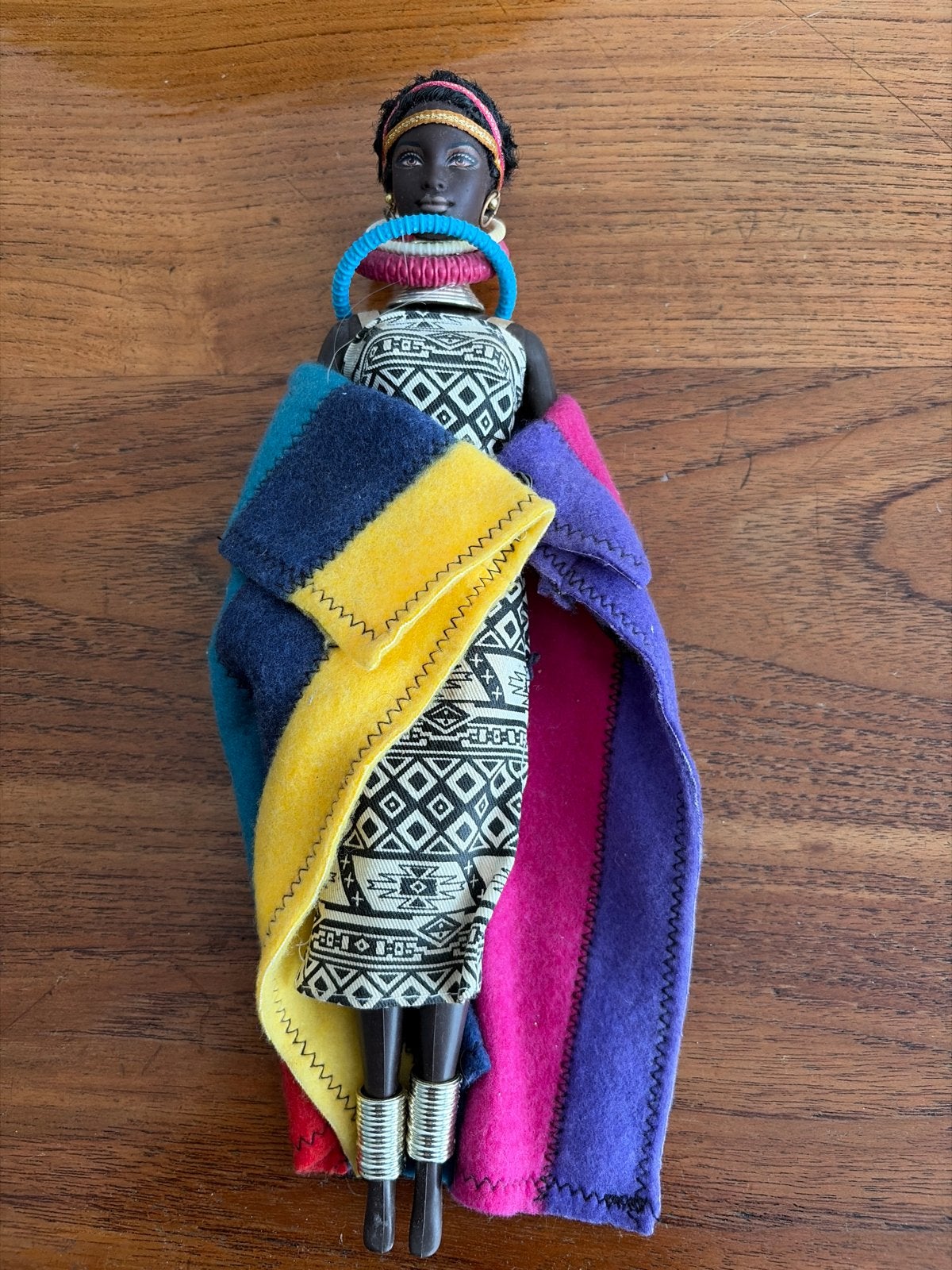 Vintage Afrikaanse Barbiepop met kleurrijke kleding, Ophalen of Verzenden, Gebruikt, Barbie