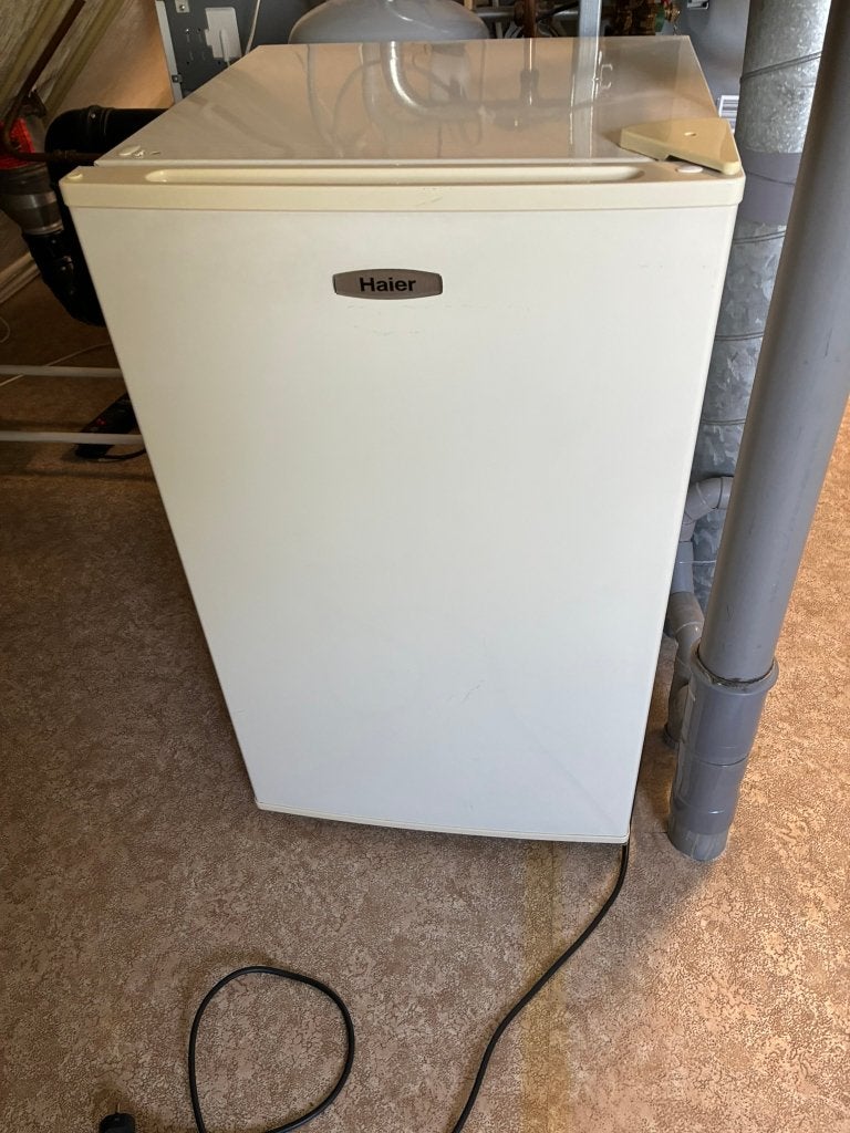 Haier koelkast Tafelmodel, 100 tot 150 liter, 45 tot 60 cm, Ophalen, 85 tot 120 cm