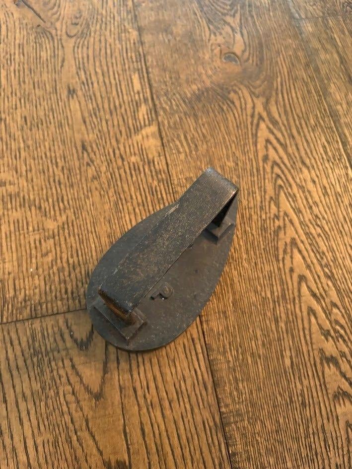 antiek gietijzeren strijkijzer, Ophalen of Verzenden