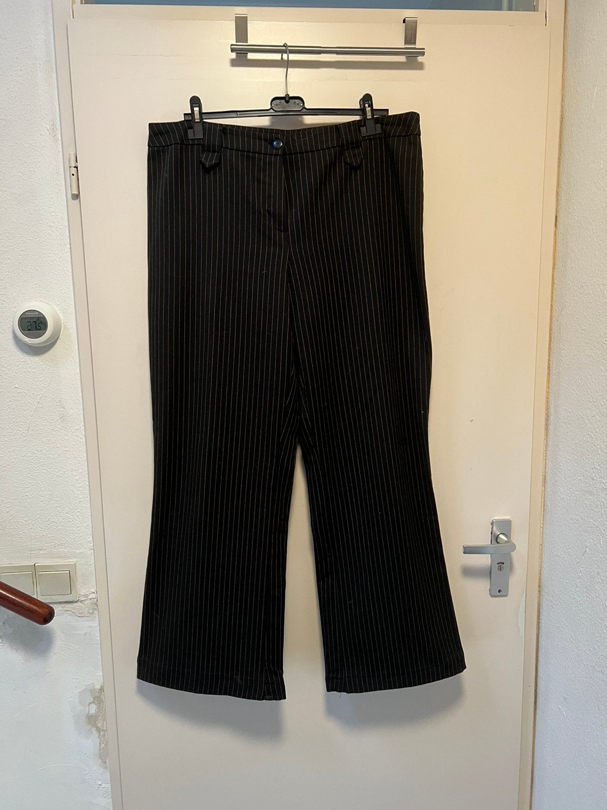 Zwarte met oranje streep broek. Maat 46. Merk, Kleding | Dames, Zwart, Maat 46/48 (XL) of groter, Ophalen of Verzenden, Lang