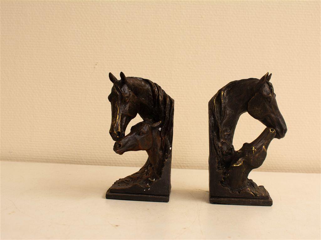 2 boeken steunen merrie met veulen 29094