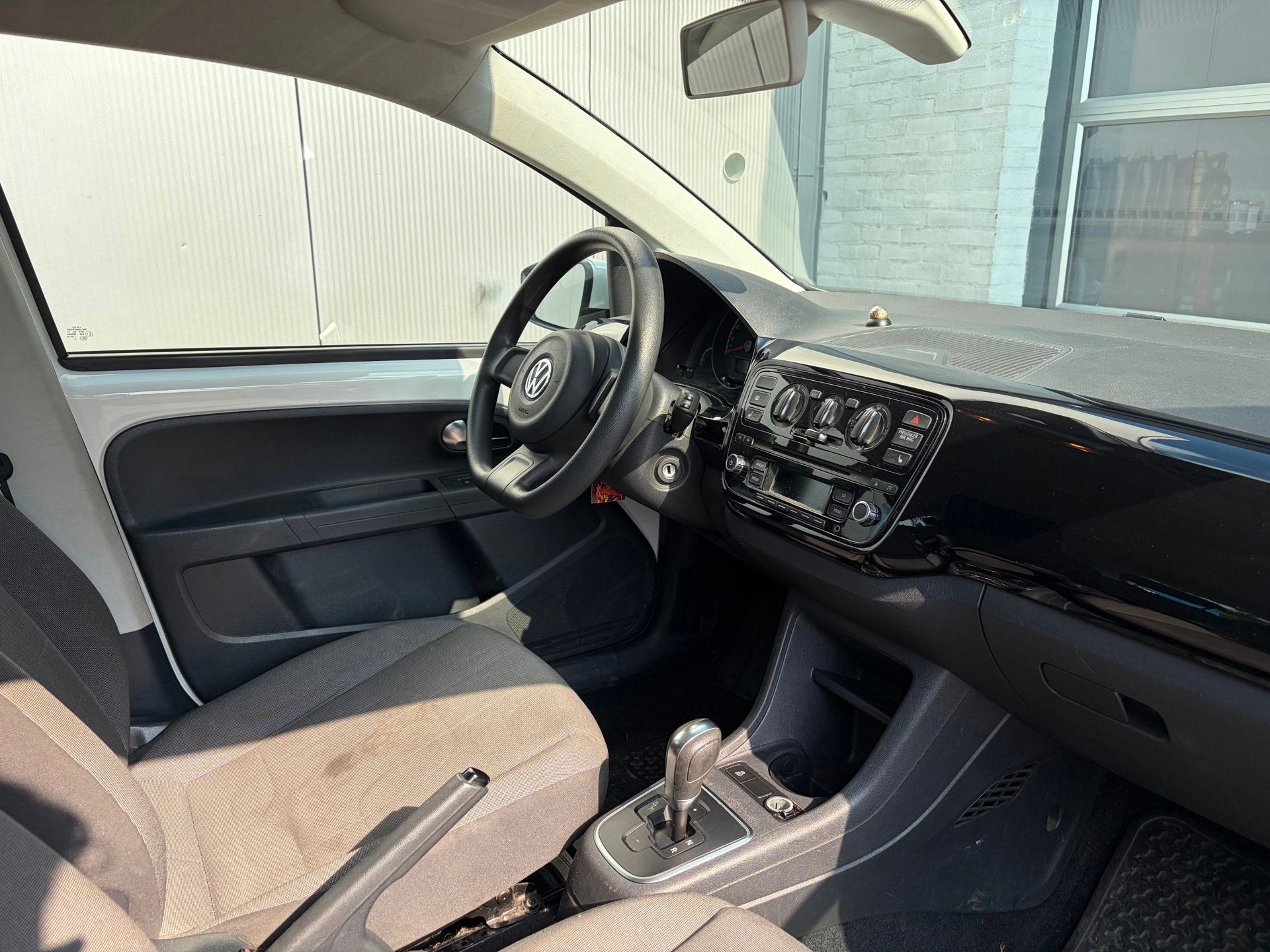 Foto 18 van Volkswagen Up! 1.0 high up! automaat airco/cruise