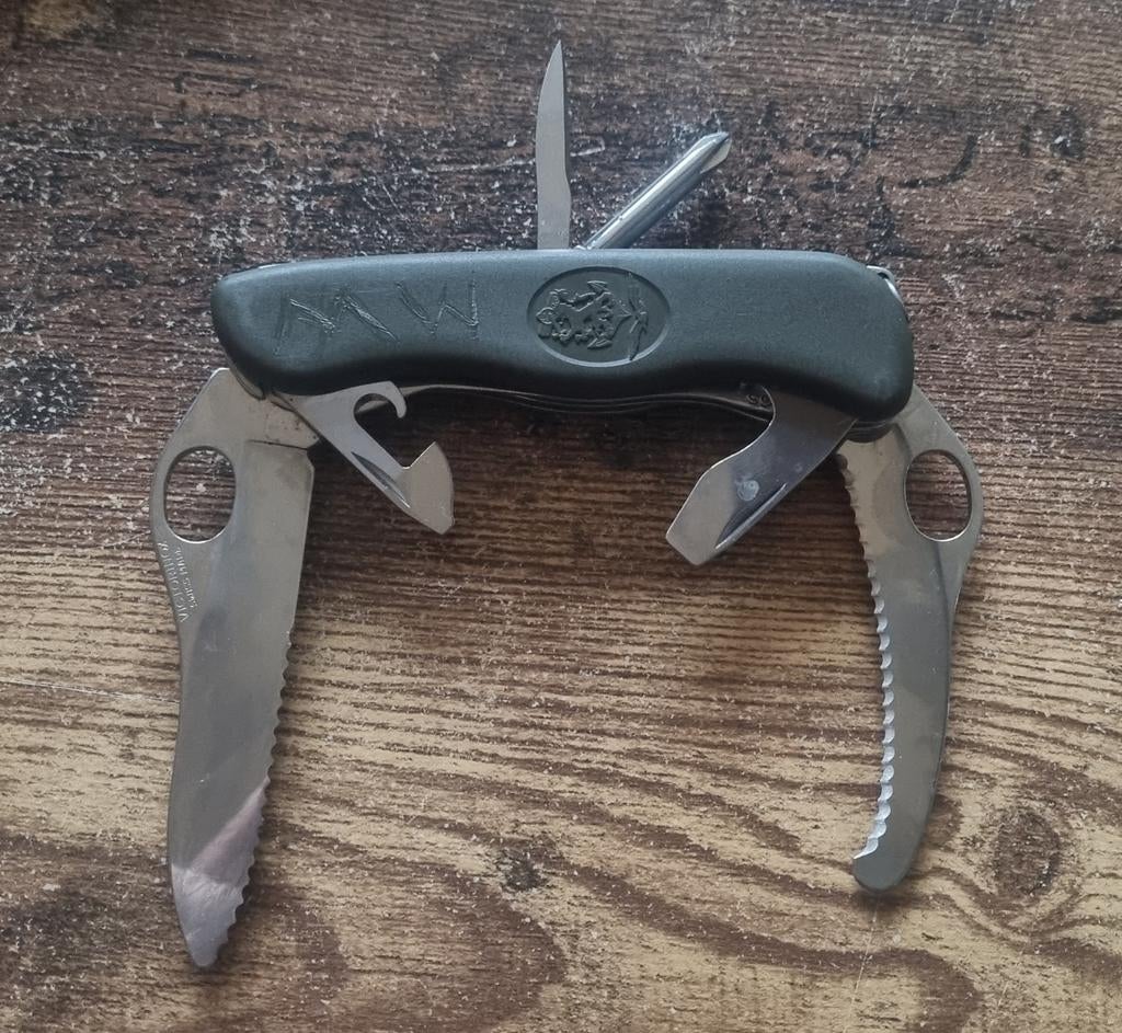 Victorinox KL KLU KM mes nieuw model, Verzamelen, Ophalen of Verzenden, Landmacht