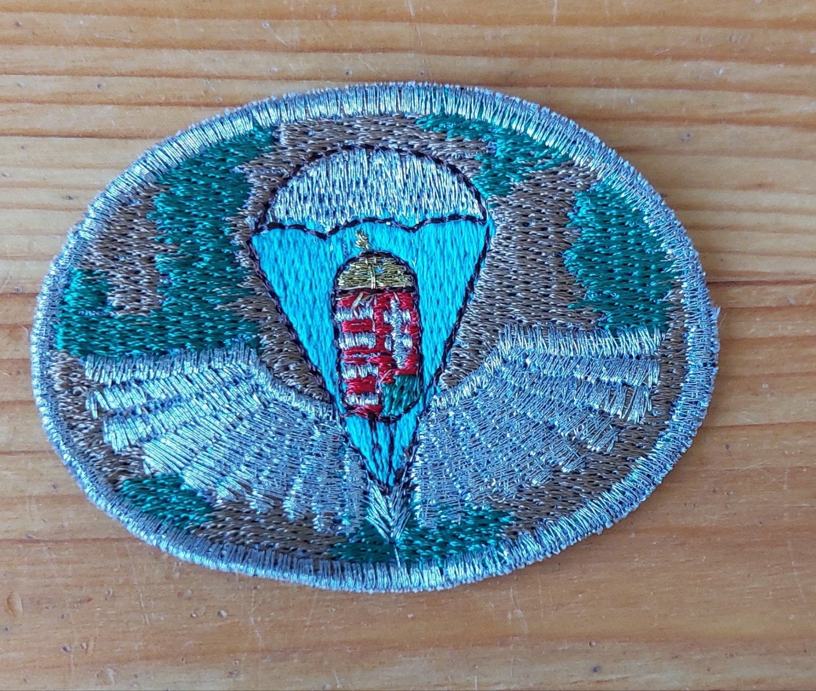 Airborne baretembleem, Ophalen of Verzenden, Luchtmacht, Overige gebieden, Embleem of Badge