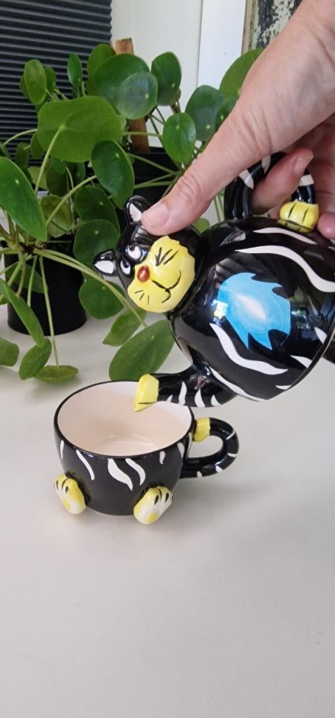 Vintage theepot kat - één kops - incl. kopje, Huis en Inrichting, Keuken | Servies, Gebruikt, Overige typen, Onbekend, Ophalen of Verzenden